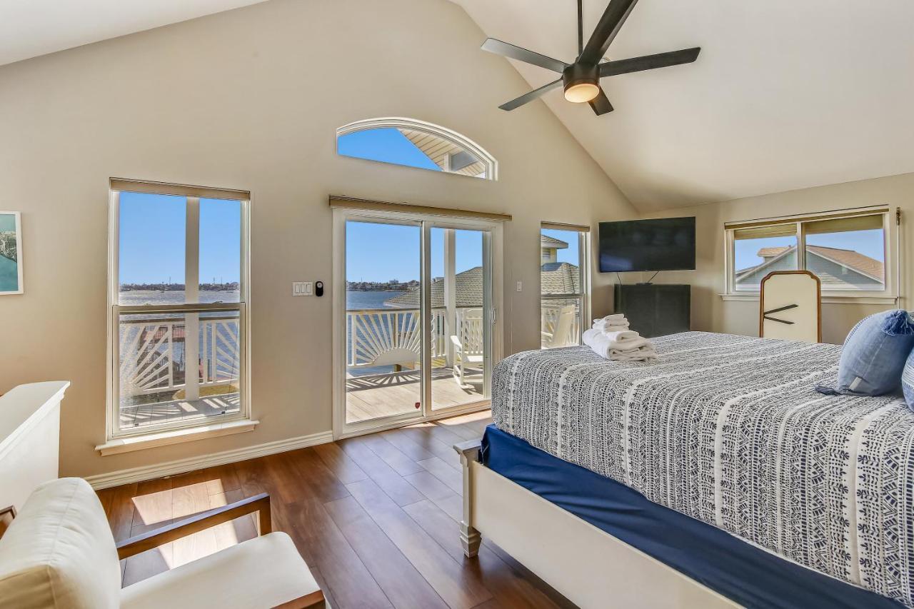 Pool Days And Dock Nights Villa Galveston Exterior photo